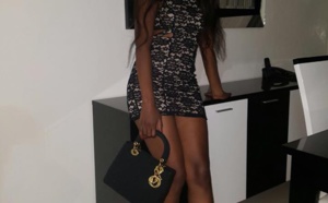 Queen bizz en mini-robe