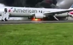 Vidéo: un Boeing 767 prend feu au décollage à Chicago, plusieurs blessés
