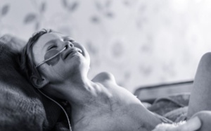 Photos : Ames sensibles s'abstenir : Sa fille atteinte de cancer en phase terminale, un père publie des photos intenables, regardez