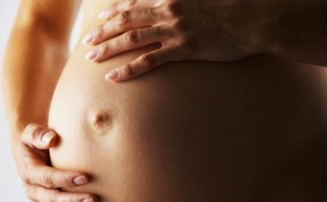 Elle tombe enceinte deux fois, à la suite d'un seul et même rapport sexuel