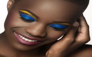 Sublimes femmes noires &amp; métisses en maquillage bleu
