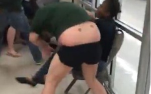Vidéo : bagarre incroyable entre des femmes, les coups pleuvent de partout, regardez...