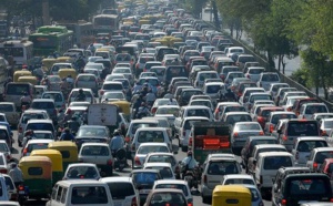 Embouteillage inédit sur l’axe Dakar-Thiès : la réhabilitation d’un tronçon de moins 100m bloque tout ; des corbillards rebroussent chemin, les usagers râlent à-tout-va