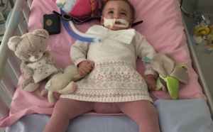La petite fille qui devait être débranchée, a ouvert les yeux