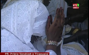 Vidéo : Marième Faye Sall prie à Tivaouane dans un coin insoupçonné, faisant la surprise à tout le monde 