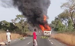 Horreur à Tambacounda : 13 morts et 84 blessés suite à une collision entre un gros porteur et un bus à Koumpentoum