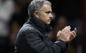 Mourinho félicite les joueurs de MaNU après le match, regardez!!!