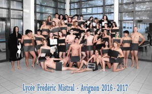 Ils ont eu le culot de faire leur photo de classe nus