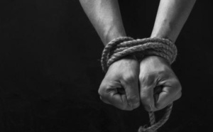 Amoureux de sa jeune étudiante, un homme organise un faux kidnapping pour "jouer les héros'