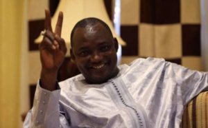 Gambie : Barrow anticipe sur son incertaine "intronisation"