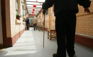 Chine, la maltraitance des personnes âgées illustrée par un fait divers sordide :une femme de 92 ans, confinée dans une porcherie, provoque l'indignation