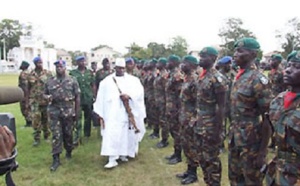 Gambie: Jammeh opère une vague d'arrestations d'officiers militaires à Banjul