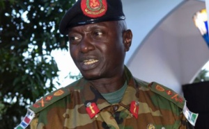 Manifestations de joie à Banjul pour l'investiture du président Barrow: le chef de l'armée se joint à la liesse
