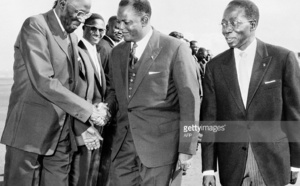 Lamine Guèye et Léopold Sédar Senghor en compagnie de l'ancien Président du Dahomey Hubert Maga 