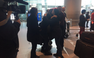 Le décret Trump suspendu, émouvantes retrouvailles aux aéroports des Etats-Unis