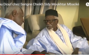 La vidéo de la visite du Président Abdou Diouf au Khalife général des Mourides, regardez...