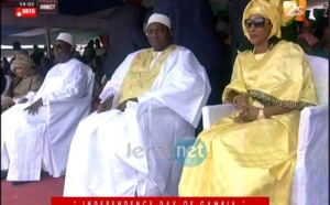 Vidéo: Adama Barrow en compagnie de ses deux épouses... Regardez!!