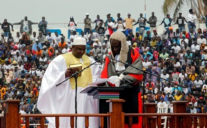 Adama Barrow libère tous les détenus sans jugement