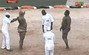 Balla Gaye 2 bat le roi Yékini, regardez