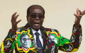 Robert Mugabe de retour après une visite médicale à Singapour