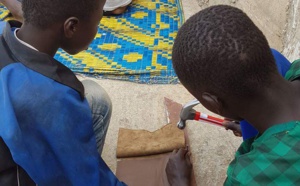 Photos-Activités de création manuelle pour les talibés Petites Gouttes