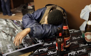 Les ravages de l’alcool en sachet en Afrique