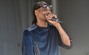 Snoop Dogg fait polémique en tirant sur un faux Trump dans un clip