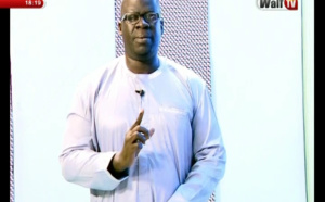 Vidéo: Sa Ndiogou clashe le groupe de presse de Youssou Ndour, l'Observateur...