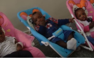 Vidéo: Mère absente, père disparu, une triste histoire entre cette femme et les enfants abandonnés