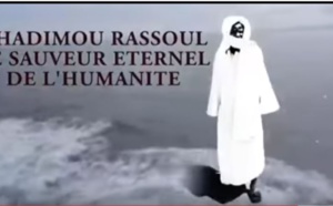 Vidéo- Serigne Bass Abdou Khadre dans un bateau au Gabon, ces images font pleurer les talibés mourides " Dieuredieuff Serigne Touba"