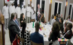 Vidéo - Youssou Ndour et Coumba Gawlo Seck mangent à une même table...