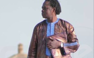Photo- Baba Maal dans un boubou Thioup très élégant regardez!!!