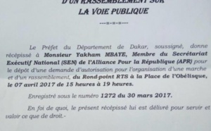 Yaxam Mbaye marche contre Y en a marre le 07 avril 2017, de 15 heures à 19 heures, à la Place de l’Obélisque