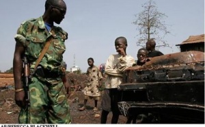 L’armée s’empare du pouvoir