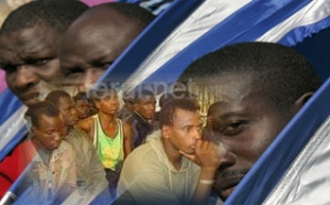 Des immigrés de Kédougou manifestent devant le consulat du Sénégal à Paris