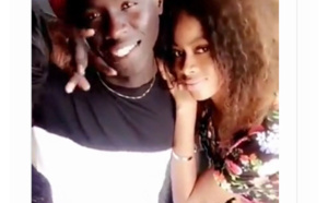 Vidéo: Le rappeur Ngaka Blindé qui se fait cajoler par une charmante mannequine