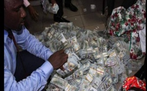 Nigeria: 43 millions de dollars US saisis dans un appartement à Lagos (VIDÉO)
