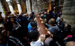 Des chrétiens du monde entier célèbrent le vendredi saint à Jérusalem