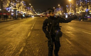 URGENT - Fusillade sur les Champs-Elysées. Gros dispositif de la Police sur place