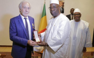 Le PDG de Eiffage Sénégal, Gérard Senac, honoré par le Président du Mali, S.E Ibrahim Boubacar Keïta