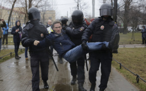 Près de 120 manifestants anti-Poutine arrêtés en Russie