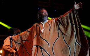 Tiken Jah Fakoly : « Arrêtez d’aller vous suicider pour aider l’Occident à se développer »