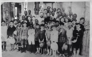 Photo Souvenir: Le Président Senghor avec ses camarades de classe, en 1920