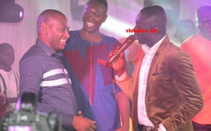 (2 photos) Malal Junior Diagne, l'inimitable journaliste de la TFM danse avec Pape Diouf