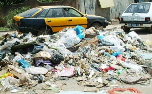 GREVE ILLIMITÉE DES TRAVAILLEURS DU NETTOIEMENT:Dakar pue, mutisme chez les autorités, les charretiers trottent dans le bonheur