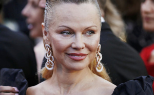 Photos: Pamela Anderson méconnaissable sur les marches de "120 battements par minute"