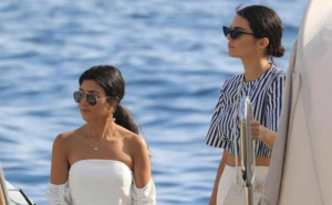 Cannes : Kendall Jenner et Kourtney Kardashian ultra sexy en bikini