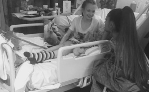 Ariana Grande rend visite à ses fans hospitalisés après l'attentat de Manchester