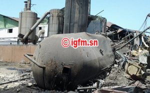 Reportage IGFM à Mbaling : Au cœur des débris après l’explosion de l’usine de transformation de produits halieutiques