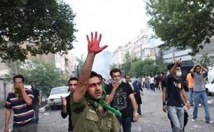 Iran: Moussavi appelle ses partisans à la retenue